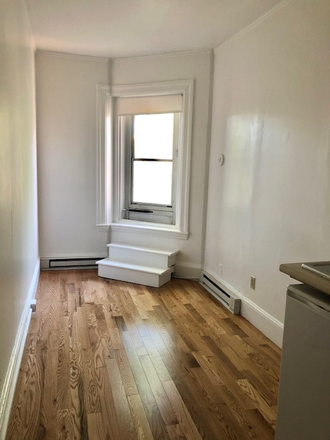 STUDIO - NO BROKER FEE! COMFORTABLE STUDIO AT 1061 BEACON STREET, BROOKLINE AVAILABLE SEPTEMBER 1, 2025 Apartments