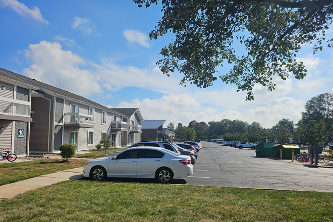 Parking lot - Room in shared thome-Pheasant Hollow Dr-Plainsboro