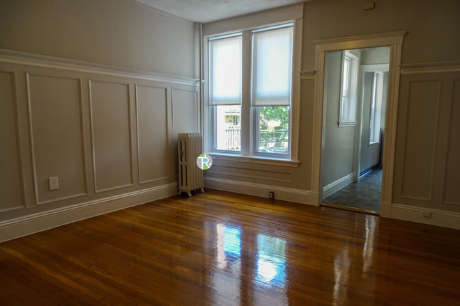 1 - Jan 1st! - Spacious Packards Corner 2 bed, H/HW inc. NO FEE! Apartments