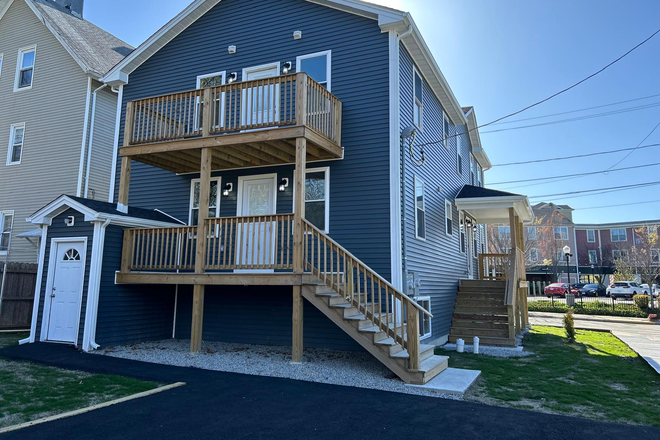 East Facing Side of the Property - 3 bedroom, 2 full bath apartment! Available Sept. 01, 2026 (Room for Rent)