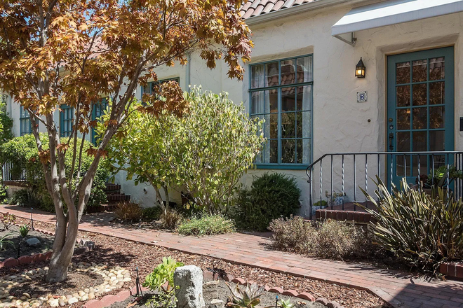 Front: Garden Courtyard - A Private Room and Bath in a Charming Single Story Condo Unit North of Campus