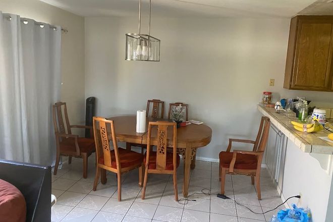 Kitchen, dining table provided - Shared Female Oxford Room Across Campus Plaza Townhome