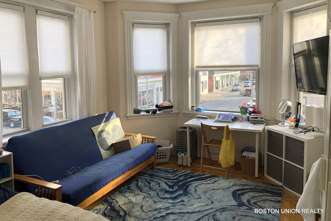 Call/text 602-317-9877 for a showing. - 9-1-26 / 4BR JUST REDUCED / H&HW INCL / NO BROKER FEE / LOOK AT PICS!! Apartments