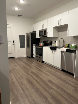 Kitchen - The Accolade at Collegiate Village West Apartments