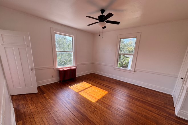 Bedroom - Rental house (one personal room + access to the rest of the house)