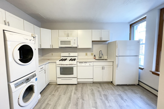 LIVING - NO BROKER FEE! 4 BED WITH IN UNIT LAUNDRY! 9/1/25! Apartments
