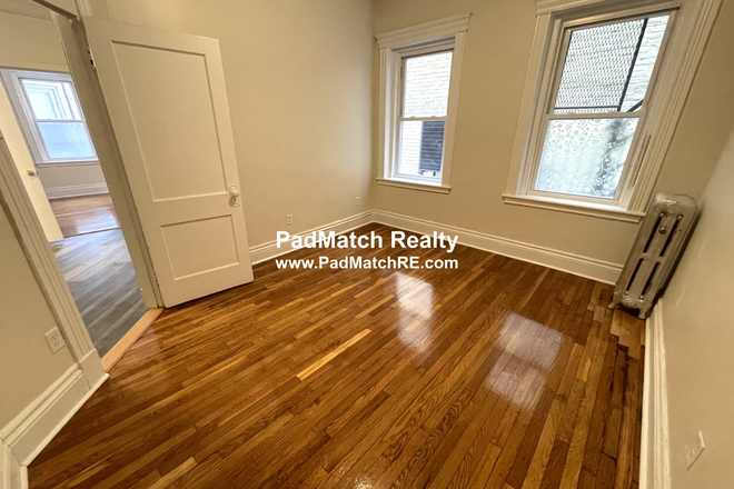 ! - JUST RENOVATED 2 bedrooms with dishwasher and beautiful kitchen! HT/HW incl, no fee!Ref#15003 Apartments