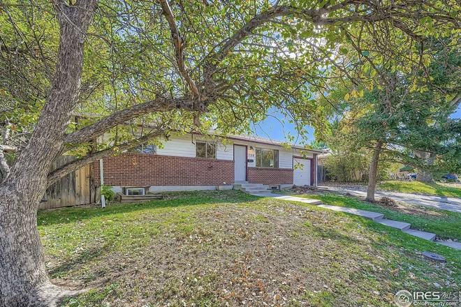 this is the house, you can look it up on zillow and see everything including the kitchen, backyard, bathrooms, etc. - Spring Sublet Needed!! – Huge Room Near CU