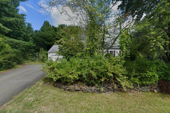 Outside - Sublet for August 2025