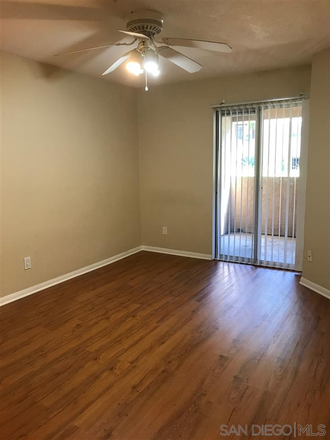 Bedroom + balcony - ✨ Roommate Wanted (in DOUBLE) - Shared Bedroom and Bathroom | 2B/2B Villa Vicenza La Jolla Apartments