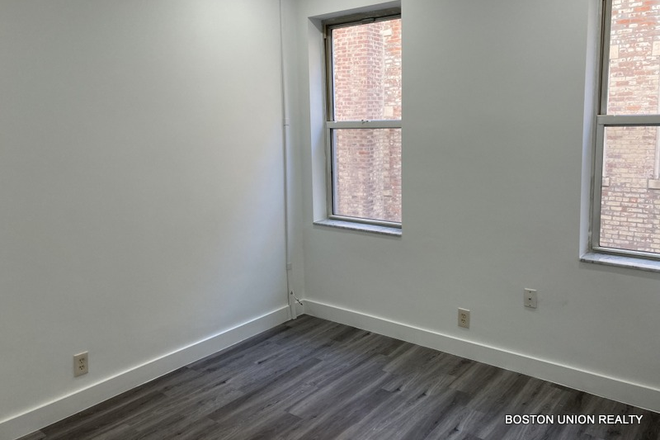 Call/text 602-317-9877 for a showing. - 9-1-26 / Just Listed / Renovated 2BR Granite + Stainless Kitchen / Look at Pics! Apartments
