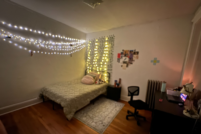 Bedroom #1 - Close Emerald Necklace apartment