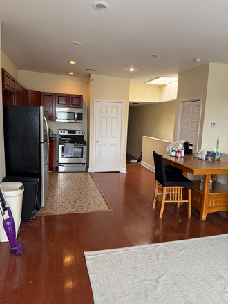kitchen - Modern 3 Bedroom close to Temple Campus