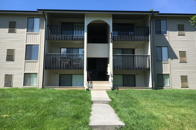 front of building - Foxridge Apartments