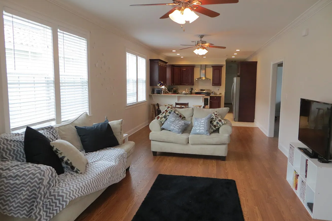 Living room - Willow Street House Near Tulane Campus