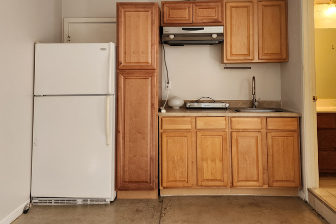 Kitchenette - QUITE PRIVATE GUEST UNIT House