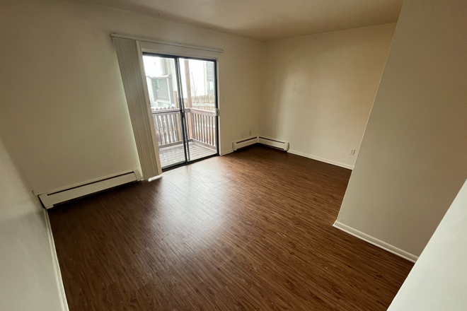 3 - AVAILABLE NOW!: 3590 Arthur Ct #3 Apartments