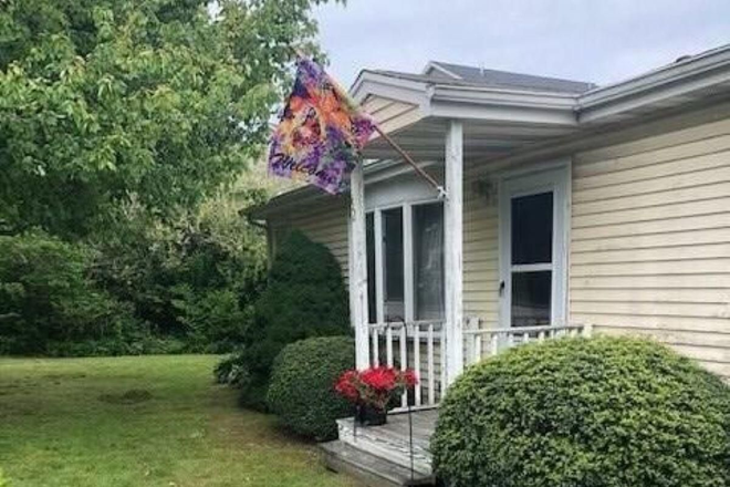 Exterior Front - Remodeled 3 Bed Ranch House