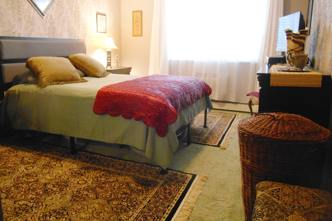 Your Bedroom - 1 Bdrm & Private Bath - Denver-Lowry Area - Perfect for traveling or visiting profs. Condo