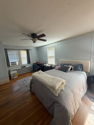 bedroom - **Spring 2027 sublet** on Lake street looking for 1 girl roommate, 10 min walk to campus!