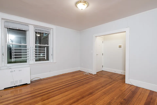 Living Room - 1 ROOM FOR UPCOMING FALL SEMESTER - 2BR/1BA Apartments