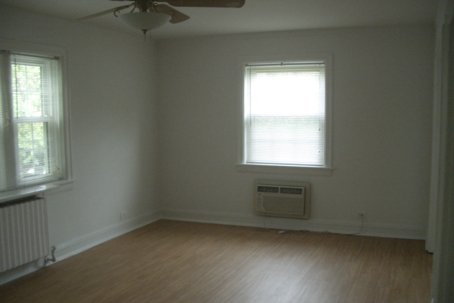 Comparable Bedroom in Differnt Unit - Fall Sublet Available: 2b 2b Apartments
