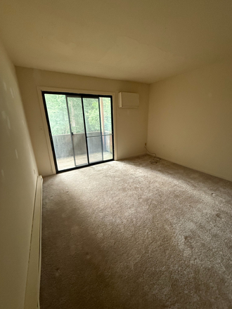 Living Room - Woodhaven 2bd Aug. 1st !! Need last minute housing ? House