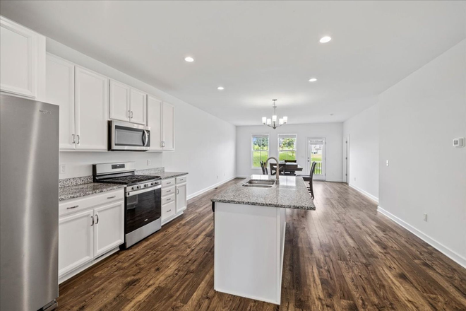  - Spacious Home in Westhill Community - Rent Special: $250 Off of 1st month's rent. Sign Now!