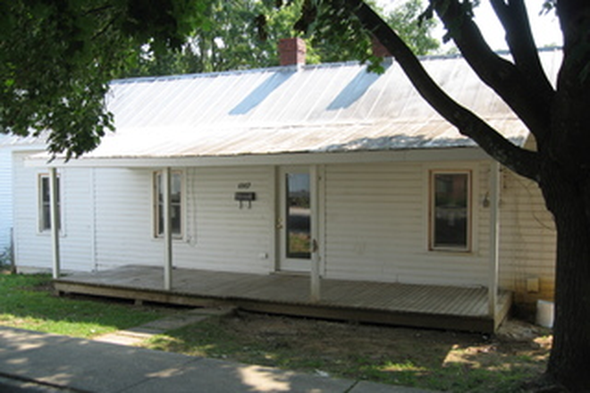 Street view - 3 BR house, 1/2 mile to VT campus on Progress St.
