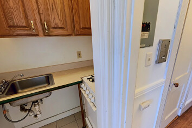 KITCHEN - WESTLAND AVE STUDIO MOVE IN JANUARY 1,2026 CLOSE TO NU AND BERKLEE Apartments