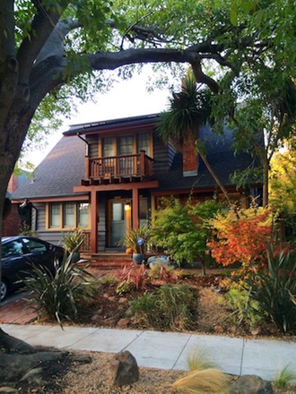 House from street 1906 Craftsman - Bedroom in beautiful Rockridge Home