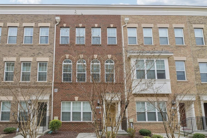 Townhome on Cherokee St. - 5 bedroom 5 bath townhome