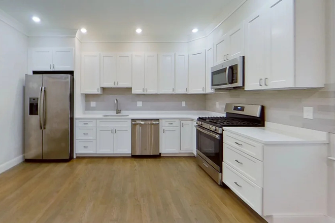 . - 3BR/2.5BA Allston Duplex - W/D in Unit, A/C, Near Green Line Apartments