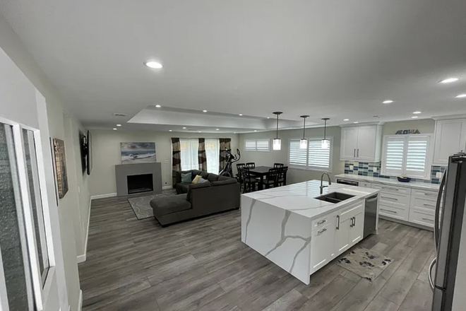 Kitchen + living room - 4bed/2bath house in University City (2 rooms available)