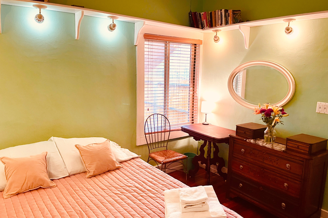 Bedroom 2 - Room for Female Graduate Student or Faculty in Furnished Adorable Coconut Grove House