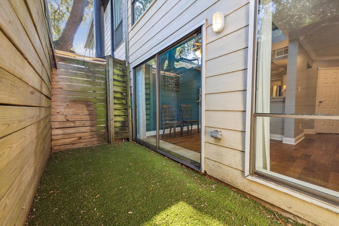 Turfed backyard - Montrose 2 Bed/2.5 Bath Townhouse