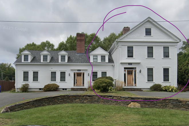 outside - Downtown Spacious Luxury Townhouse next to Bus line and Emily Dickinson Museum