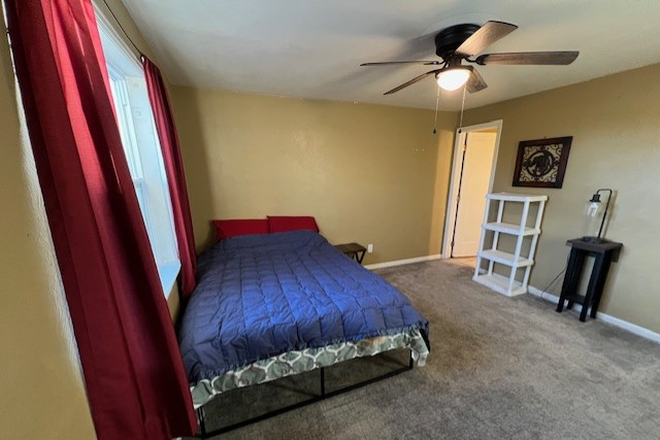 Bedroom #1-2nd View - Spare Room Rental with private bath between 3 to 6 miles from metro area campuses - House