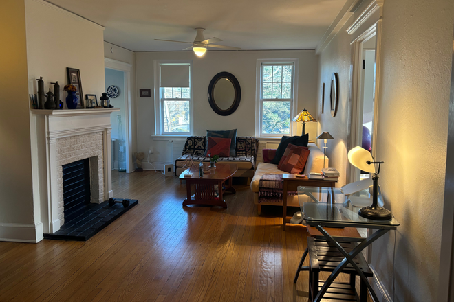 Living Room - sitting area - Summer sublet:Furnished 2BR apt for PU Faculty/Staff only-Prospect Ave-Princeton