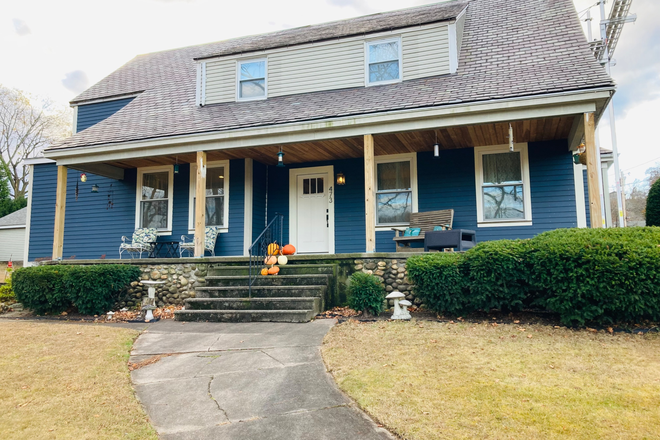 front of house - Large one family home