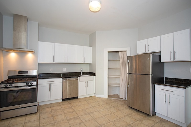 kitchen - Bright 3-bed unit with recently renovated kitchen! Apartments