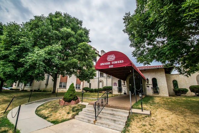 Outside - AVAILABLE 6/1: 805 29th St #208 Condo
