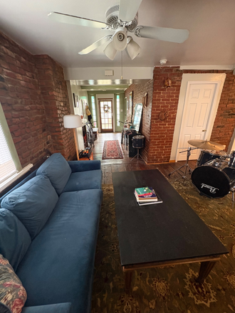 Living area/foyer - Open House Tuesday May 12 from 2-3pm. , VCU, 807 Norton St.