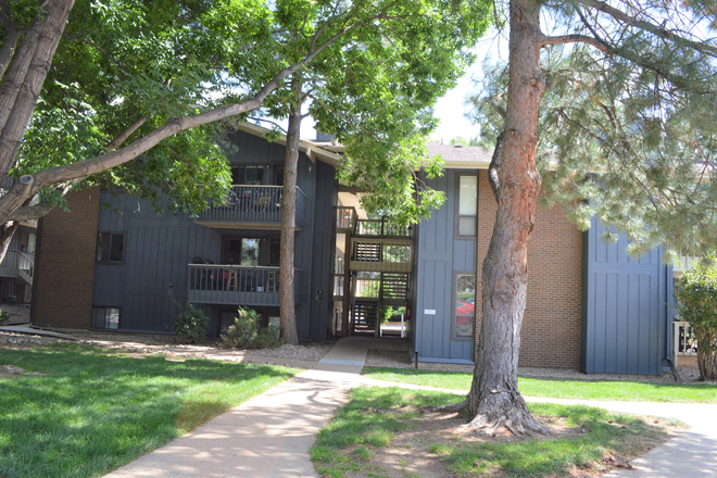 View From Parking Lot - Private Bedroom with Ensuite Bathroom & Walk-In Closet in North Boulder - $1220/month