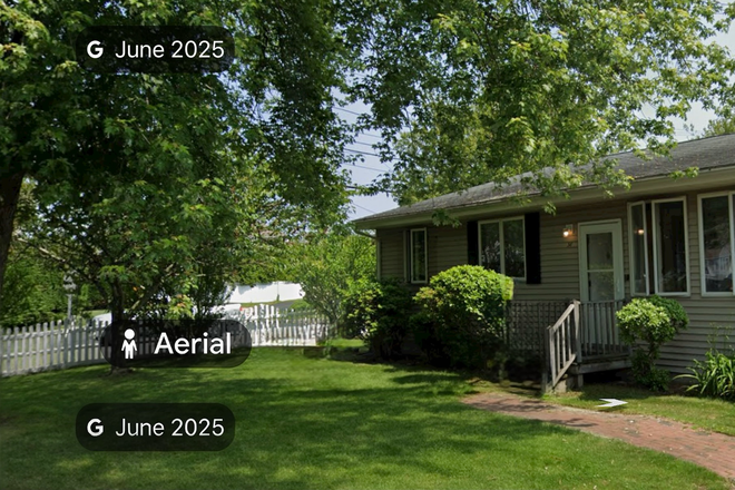 Front Yard - Beach House in Point Judith