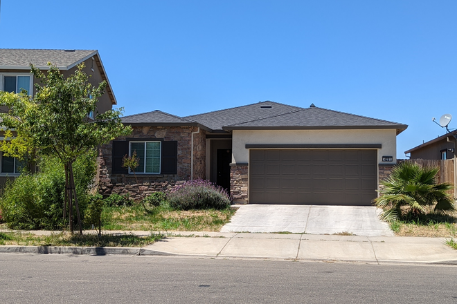 Outside Street View of House - New house 2019 4 Br/2 Ba. Close to UC Merced. $650/room