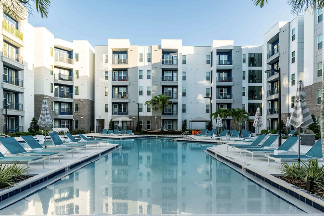 Pool - Union on Fletcher - Summer Lease (Large D3 Apartments Unit)