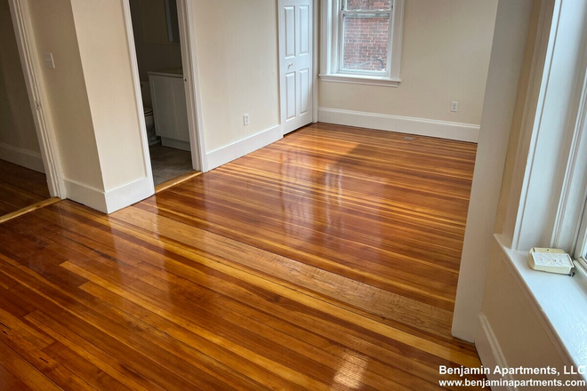 1 - 1 bedroom in Barrows st 4 bed 2 bath apartment