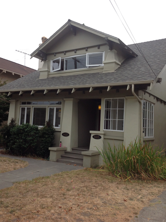 Duplex House - Two bedroom unfurnished First floor apt in duplex in quiet Rockridge neighborhood.