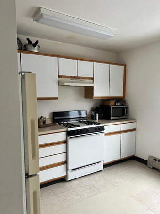 kitchen - Centennial Ct Townhome